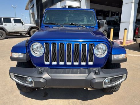 Used 2018 Jeep Wrangler Unlimited Sahara AWD/4WD image 8