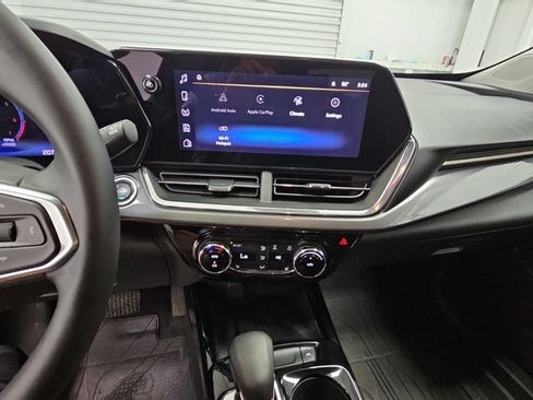 Used 2025 Chevrolet Trax ACTIV w/ Sunroof Package FWD image 14