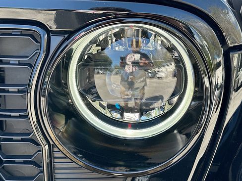 Used 2024 Jeep Wrangler High Altitude image 31