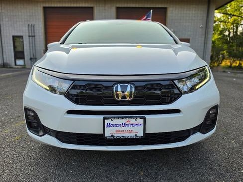 Used 2025 Honda Odyssey Touring image 8
