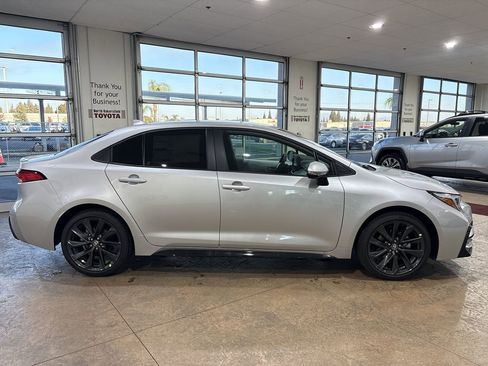 New 2026 Toyota Corolla SE image 3