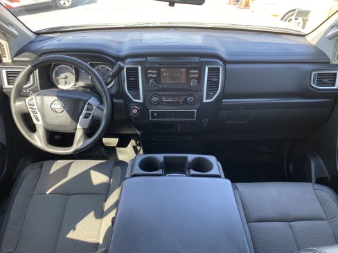 Used 2017 Nissan Titan S image 14