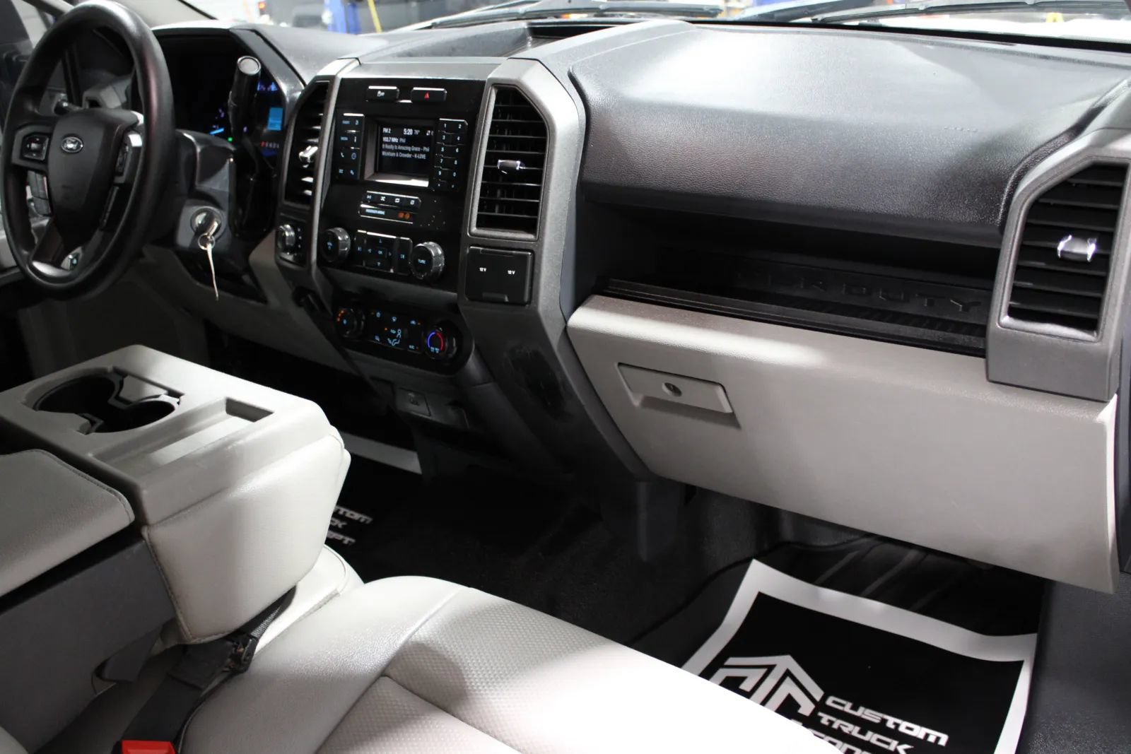 Used 2022 Ford F250 XL w/ Power Equipment Group AWD/4WD image 41
