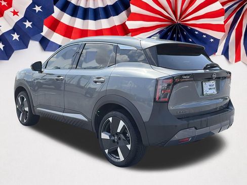Certified 2025 Nissan Kicks SR FWD image 3