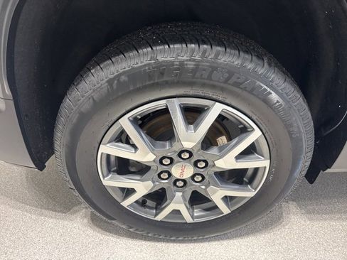 Certified 2023 GMC Acadia SLT w/ LPO, Floor Liner Package image 7