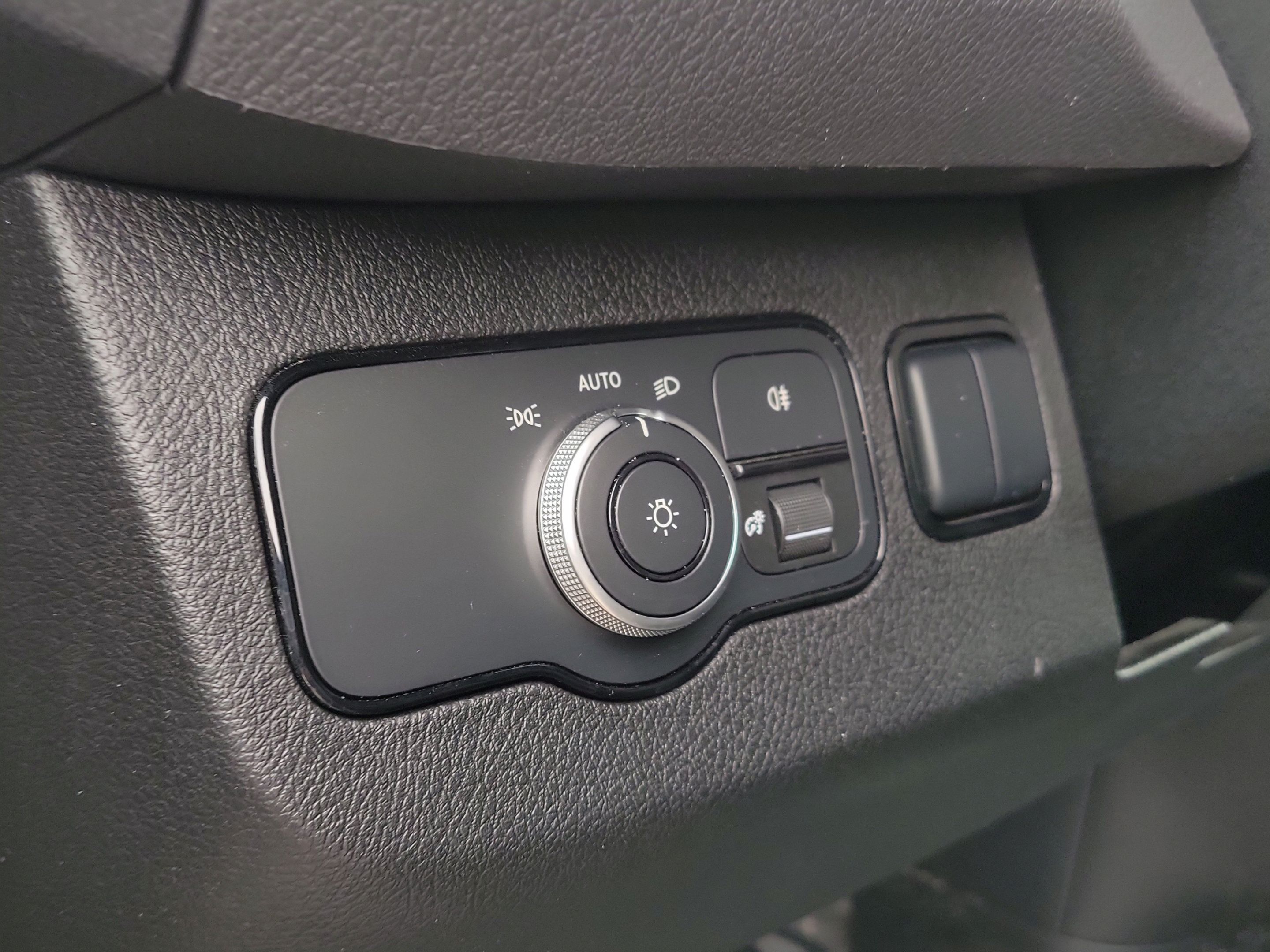 Used 2025 Mercedes-Benz Sprinter 2500 image 12