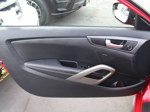 Used 2016 Hyundai Veloster Turbo w/ Option Group 04 FWD image 17