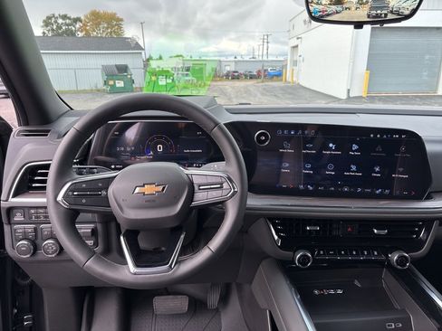 New 2026 Chevrolet Suburban Premier image 12