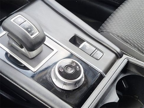 Used 2022 Mitsubishi Outlander ES image 16