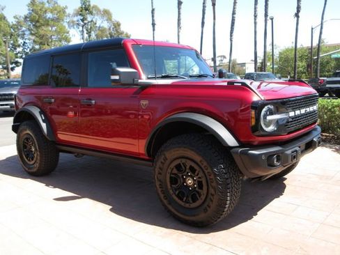 Certified 2025 Ford Bronco Badlands AWD/4WD image 6