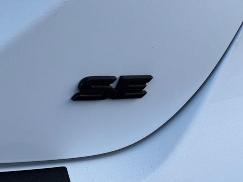 Used 2022 Toyota Camry SE image 21