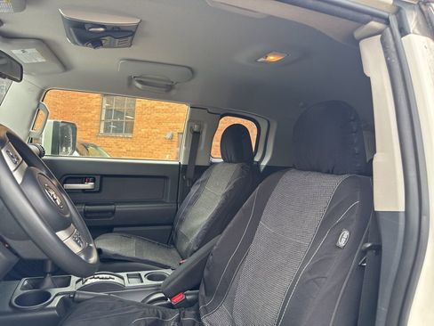 Used 2014 Toyota FJ Cruiser 4WD w/ Convenience Package image 7