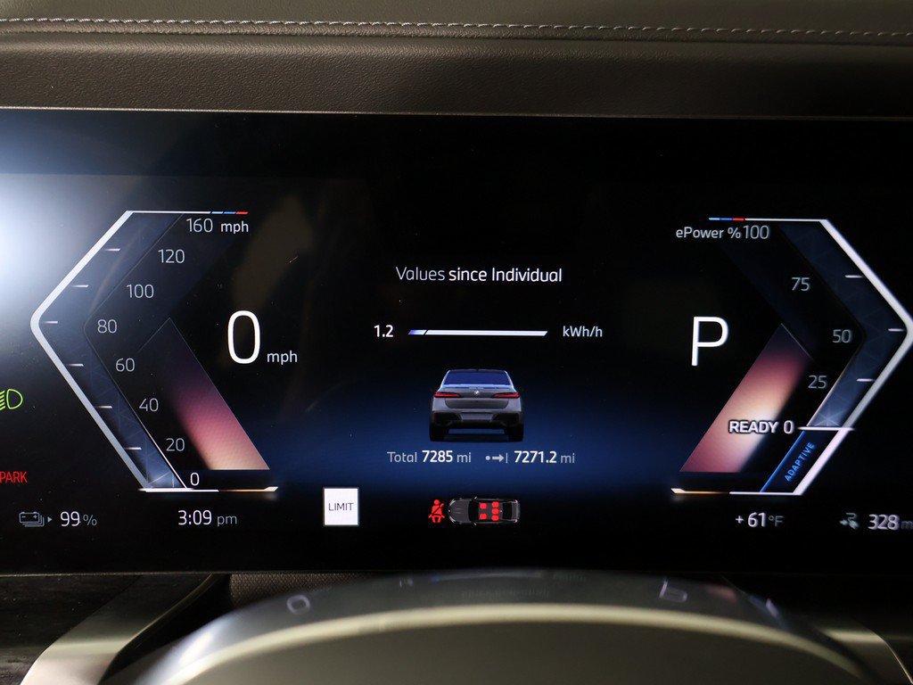 Used 2025 BMW i7 xDrive60 w/ Premium Package AWD/4WD image 48