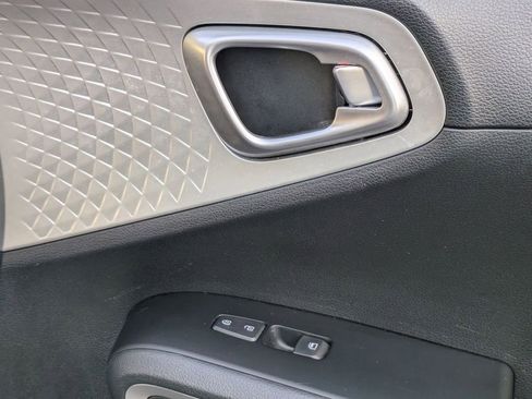 Used 2024 Kia Soul LX w/ Option Group 015 image 32