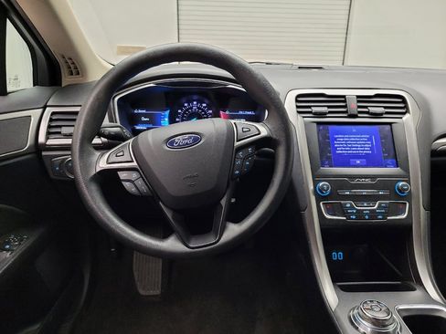Used 2020 Ford Fusion SE FWD image 22