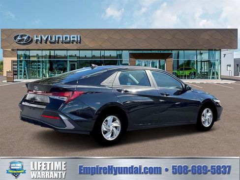 New 2026 Hyundai Elantra SE FWD image 8