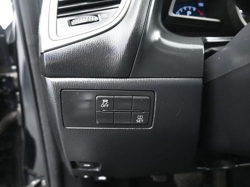 Used 2018 MAZDA MAZDA3 Sport image 15