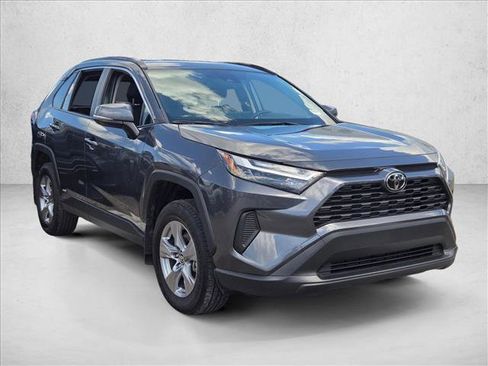 Used 2025 Toyota RAV4 LE AWD/4WD image 3