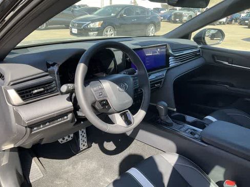 Used 2026 Toyota Camry SE w/ Multimedia Upgrade Package image 10