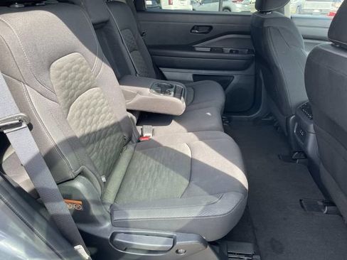 Certified 2024 Nissan Pathfinder SV FWD image 20