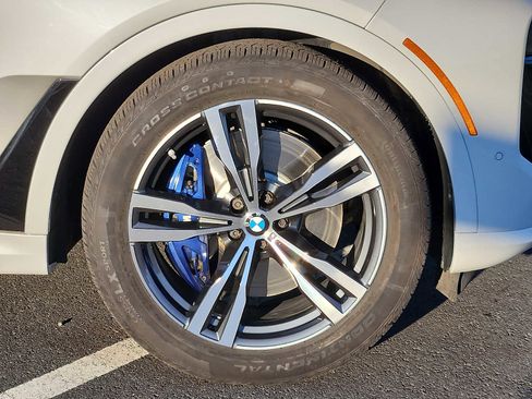 Certified 2023 BMW X7 xDrive40i w/ M Sport Package image 8