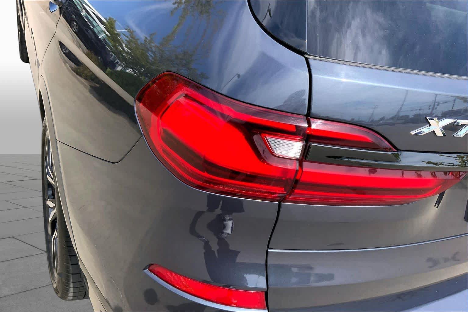Used 2020 BMW X7 xDrive40i w/ M Sport Package AWD/4WD image 27