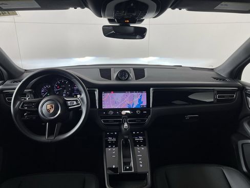 Certified 2025 Porsche Macan image 21