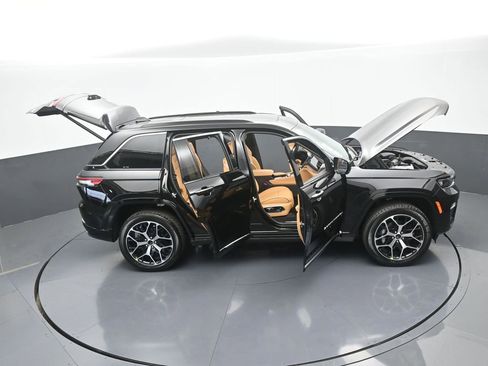 New 2025 Jeep Grand Cherokee Summit image 73