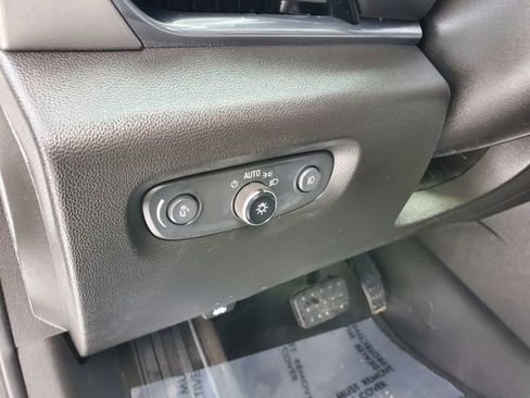 Used 2020 Chevrolet Traverse LT w/ LPO, Floor Liner Package image 11