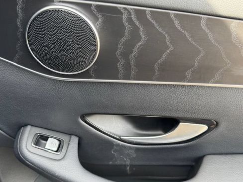 Used 2017 Mercedes-Benz GLC 300 4MATIC image 22