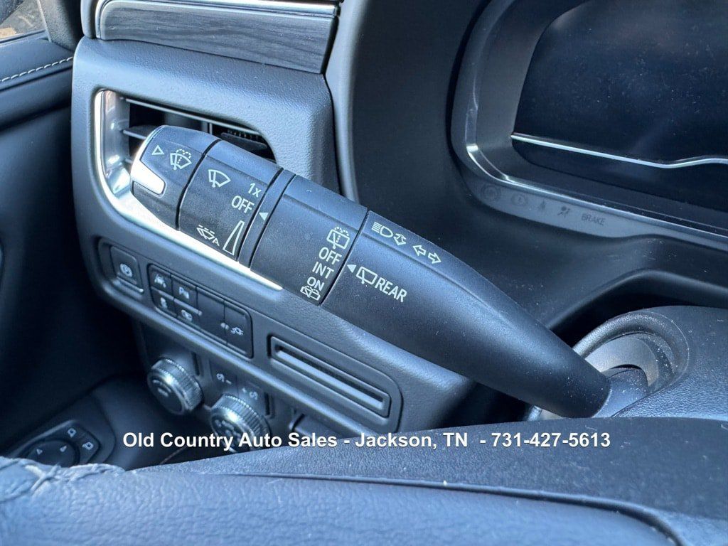 Used 2022 GMC Yukon SLT w/ SLT Luxury Package RWD image 54