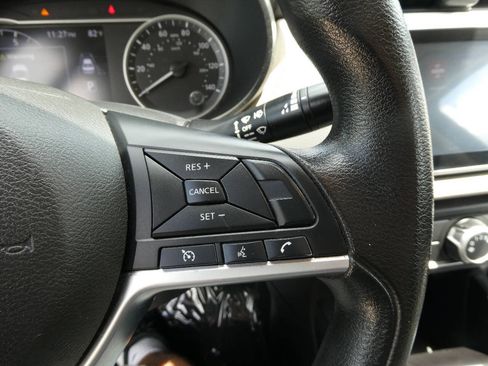 Used 2021 Nissan Versa SV FWD image 13