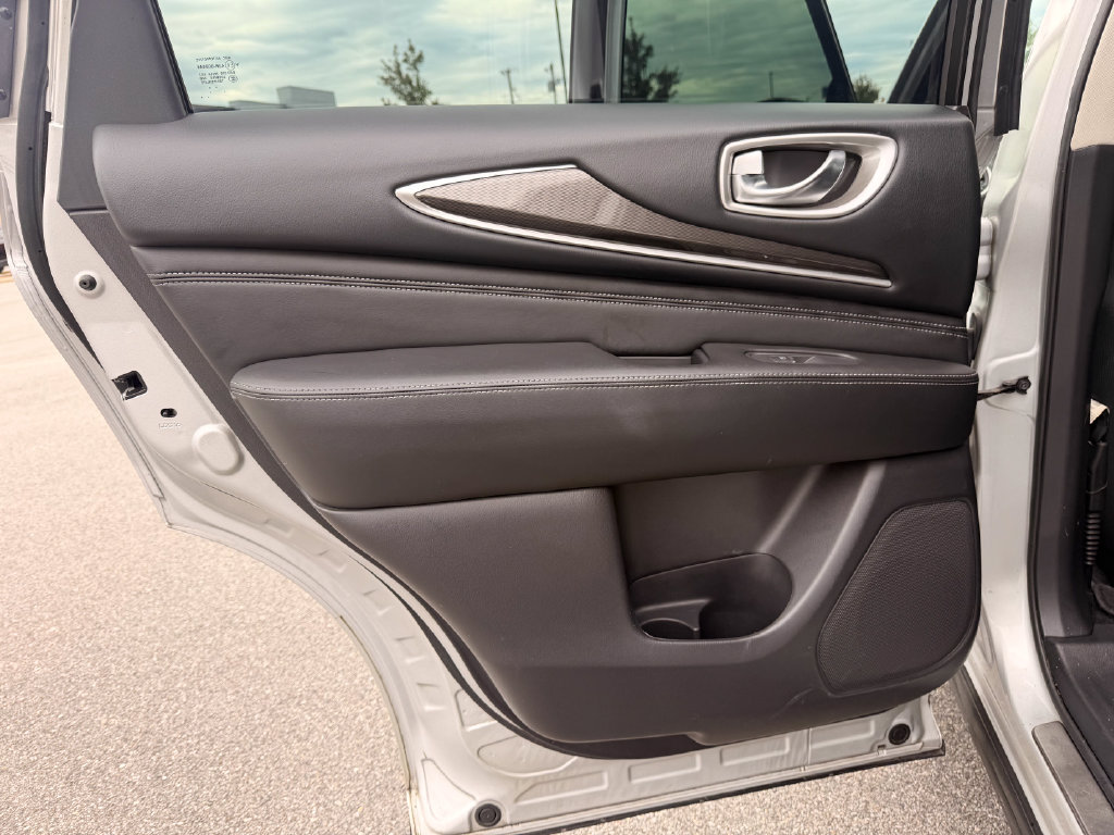 Used 2016 INFINITI QX60 Luxe w/ Premium Plus Package AWD/4WD image 11