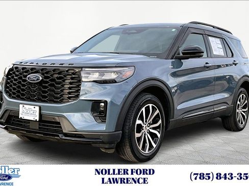 Certified 2025 Ford Explorer ST-Line image 1
