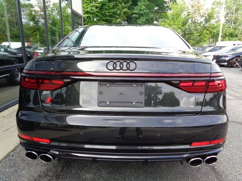 Used 2022 Audi S8 AWD/4WD image 6