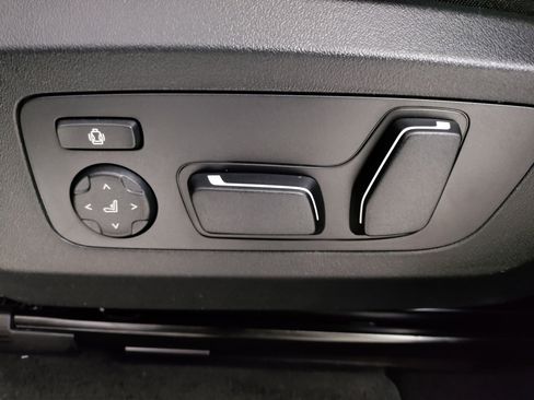 New 2026 BMW X3 xDrive30 w/ Premium Package image 13