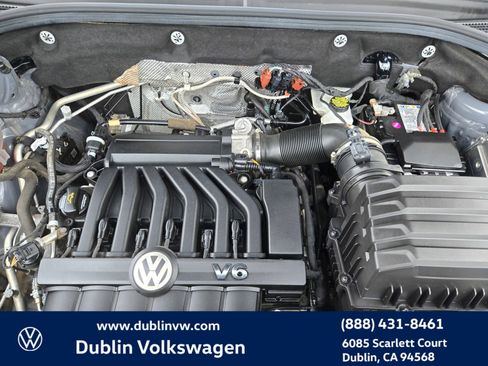 Certified 2022 Volkswagen Atlas Cross Sport SEL R-Line image 27