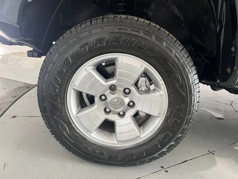 Used 2017 Toyota Tacoma SR5 w/ Tow Package AWD/4WD image 14