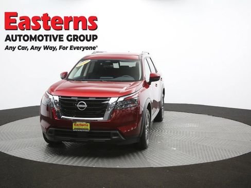 Used 2025 Nissan Pathfinder SV FWD image 53