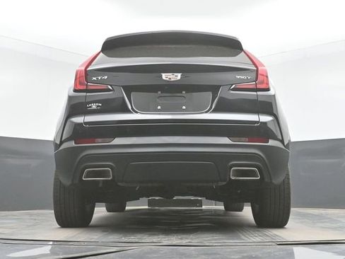 Used 2023 Cadillac XT4 Luxury w/ Cold Weather Package FWD image 32
