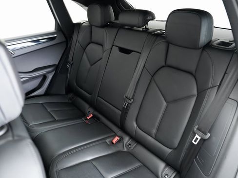 Used 2025 Porsche Macan image 26