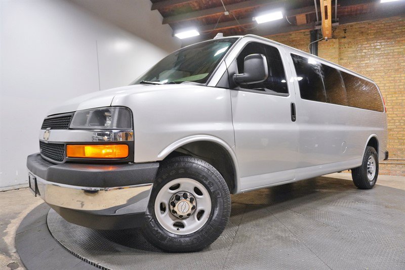 Used 2018 Chevrolet Express 3500 LT w/ LT Preferred Equipment Group RWD image 1