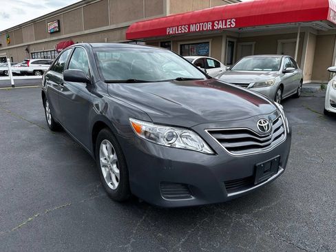 Used 2011 Toyota Camry LE w/ LE Extra-Value Pkg FWD image 1