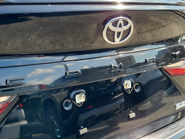 Used 2025 Toyota Camry SE FWD image 11