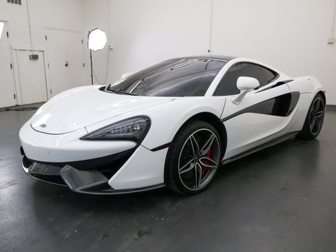 Used 2018 McLaren 570S RWD image 5