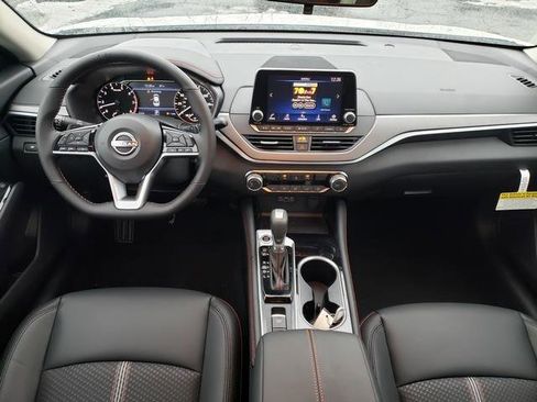 New 2025 Nissan Altima 2.5 SR AWD/4WD image 14