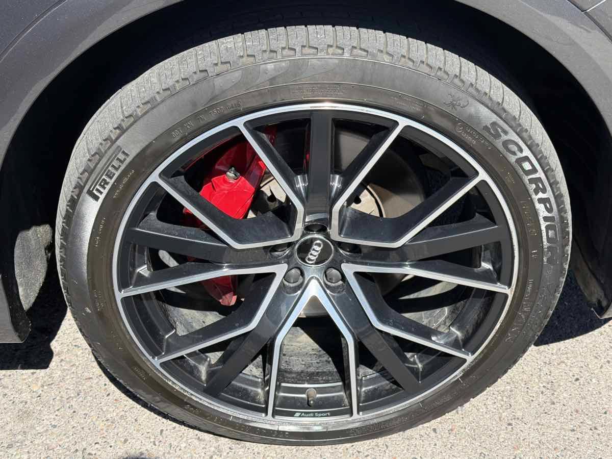 Used 2019 Audi Q8 Prestige w/ Luxury Package AWD/4WD image 22