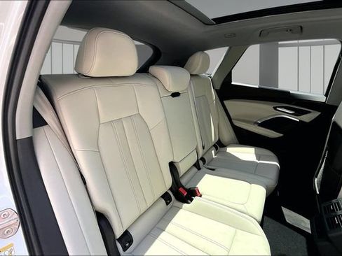 Used 2025 Audi Q5 Premium w/ Convenience Package AWD/4WD image 25