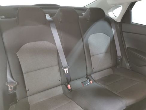 Used 2022 Kia Forte LXS image 11