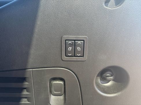 Used 2018 Cadillac Escalade 2WD image 23